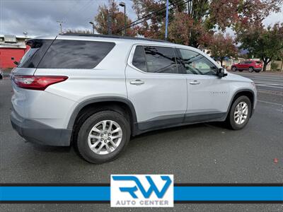 2019 Chevrolet Traverse LT Cloth   - Photo 3 - Ukiah, CA 95482