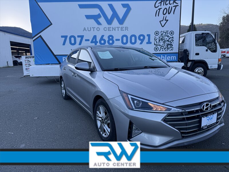 2020 Hyundai Elantra SEL's photo