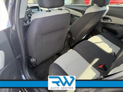 2015 Chevrolet Cruze LS Auto   - Photo 5 - Ukiah, CA 95482