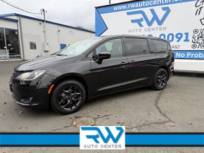2018 Chrysler Pacifica Touring Plus - Photo 4 - Ukiah, CA 95482