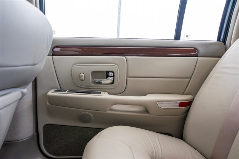 1999 Cadillac DeVille D'elegance - Photo 44 - Sarasota, FL 34243