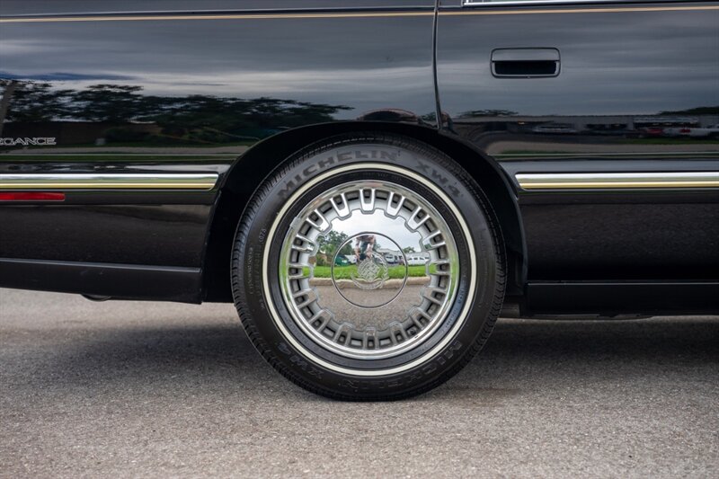1999 Cadillac DeVille D'elegance - Photo 22 - Sarasota, FL 34243