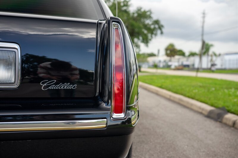 1999 Cadillac DeVille D'elegance - Photo 11 - Sarasota, FL 34243
