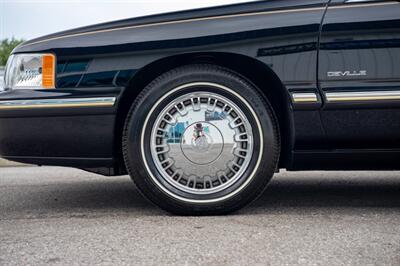 1999 Cadillac DeVille D'elegance   - Photo 24 - Sarasota, FL 34243