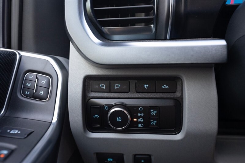 2024 Ford F-350 Super Duty Limited   - Photo 51 - Sarasota, FL 34243