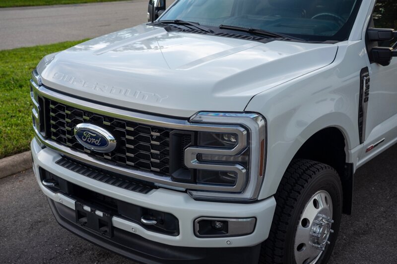 2024 Ford F-350 Super Duty Limited   - Photo 11 - Sarasota, FL 34243