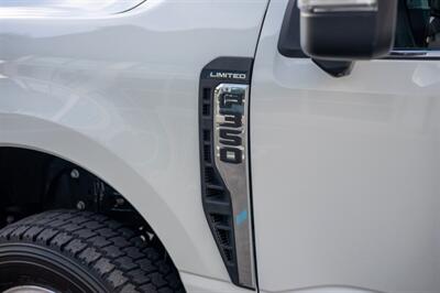 2024 Ford F-350 Super Duty Limited   - Photo 25 - Sarasota, FL 34243