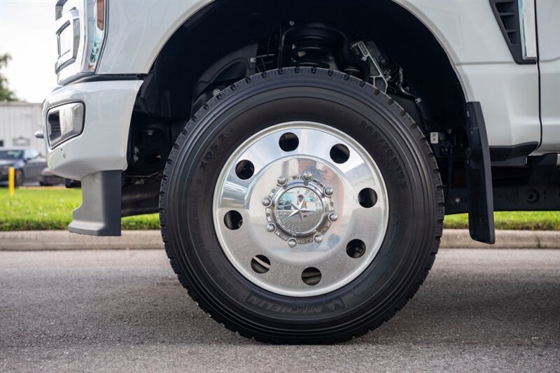 2024 Ford F-350 Super Duty Limited   - Photo 18 - Sarasota, FL 34243