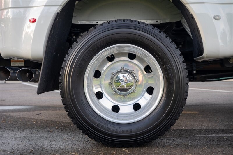 2024 Ford F-350 Super Duty Limited   - Photo 27 - Sarasota, FL 34243