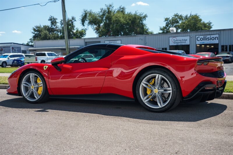2025 Ferrari 296 GTS - Photo 11 - Sarasota, FL 34243