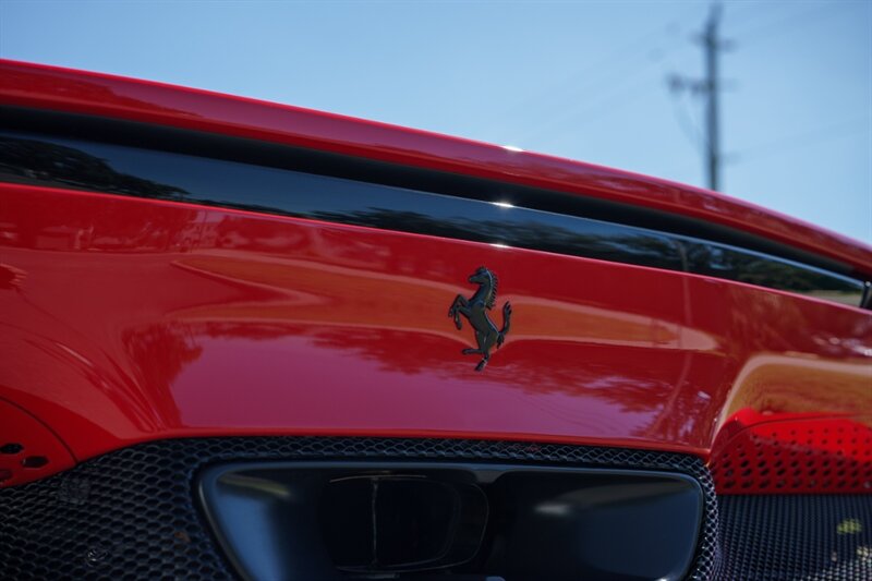 2025 Ferrari 296 GTS - Photo 25 - Sarasota, FL 34243