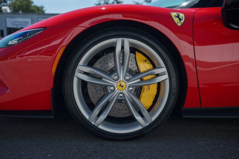 2025 Ferrari 296 GTS - Photo 19 - Sarasota, FL 34243