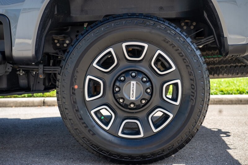 2024 Ford F-350 PLATINUM - Photo 21 - Sarasota, FL 34243