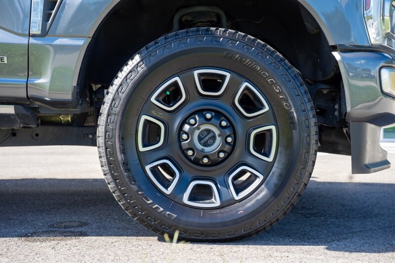 2024 Ford F-350 PLATINUM - Photo 23 - Sarasota, FL 34243