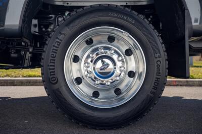 2025 Ford F-450 Super Duty Platinum Plus   - Photo 16 - Sarasota, FL 34243