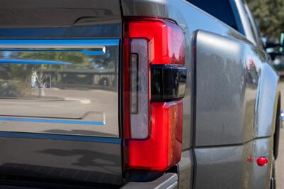 2025 Ford F-450 Super Duty Platinum Plus   - Photo 23 - Sarasota, FL 34243