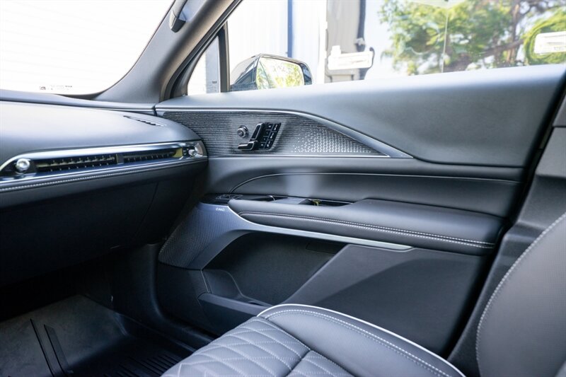 2026 Cadillac LYRIQ-V Premium - Photo 39 - Sarasota, FL 34243