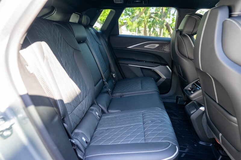 2026 Cadillac LYRIQ-V Premium - Photo 42 - Sarasota, FL 34243