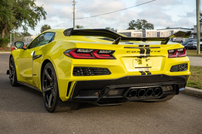 2023 Chevrolet Corvette Z06 Z07 Performance - Photo 11 - Sarasota, FL 34243