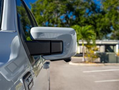 2023 Ford F-150 LARIAT Super Crew Powerboost - Photo 13 - Sarasota, FL 34243