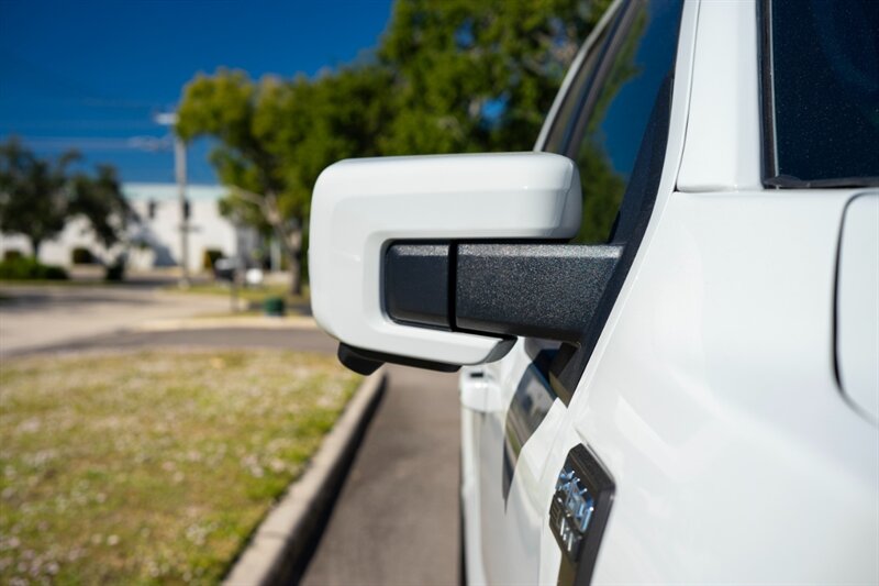 2023 Ford F-150 LARIAT Super Crew Powerboost - Photo 12 - Sarasota, FL 34243