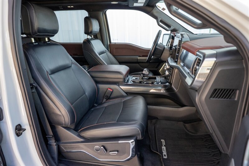 2023 Ford F-150 LARIAT Super Crew Powerboost - Photo 24 - Sarasota, FL 34243