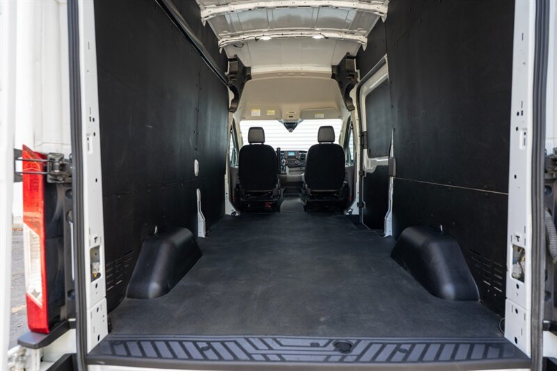 2024 Ford Transit 250 Cargo van - Photo 31 - Sarasota, FL 34243