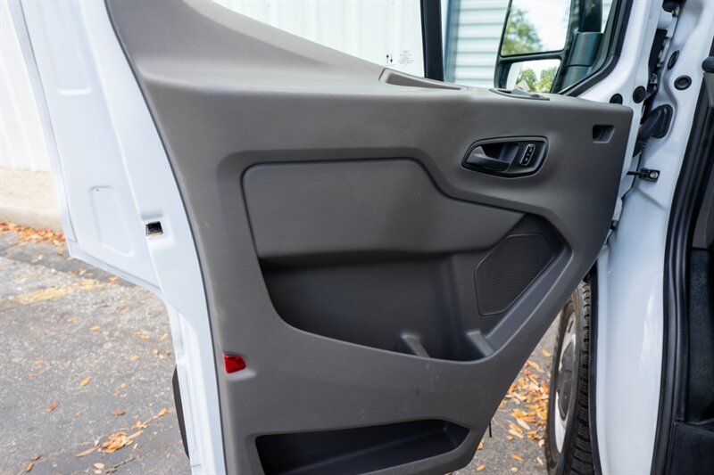 2024 Ford Transit 250 Cargo van - Photo 28 - Sarasota, FL 34243