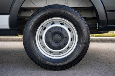 2024 Ford Transit 250 Cargo van - Photo 18 - Sarasota, FL 34243