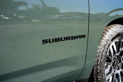 2025 Chevrolet Suburban Z71   - Photo 18 - Sarasota, FL 34243