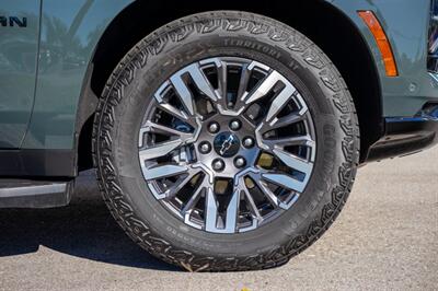 2025 Chevrolet Suburban Z71   - Photo 22 - Sarasota, FL 34243