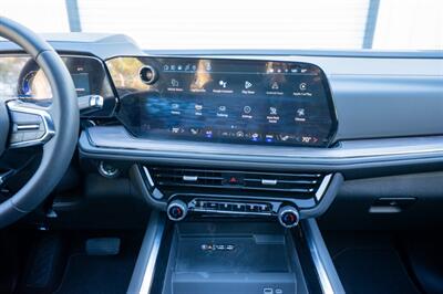 2025 Chevrolet Suburban Z71   - Photo 37 - Sarasota, FL 34243