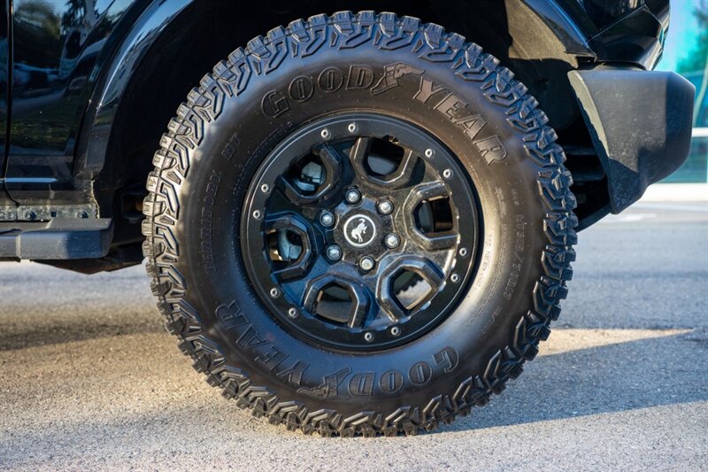 2024 Ford Bronco Outer Banks - Photo 14 - Sarasota, FL 34243