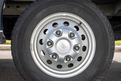 2023 Ford Transit 250 AWD   - Photo 15 - Sarasota, FL 34243