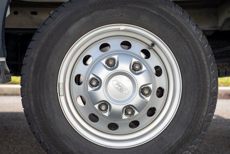 2023 Ford Transit 250 AWD - Photo 15 - Sarasota, FL 34243