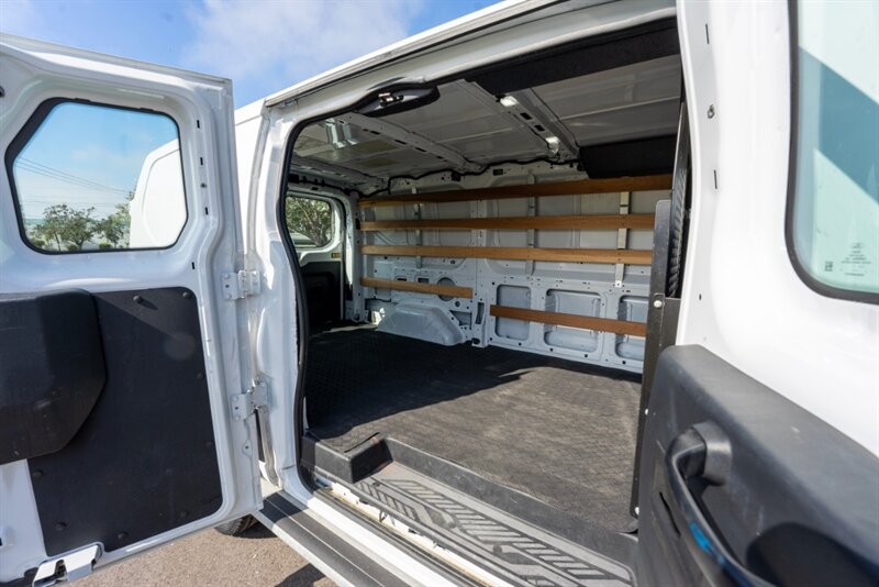 2023 Ford Transit 250 AWD - Photo 26 - Sarasota, FL 34243