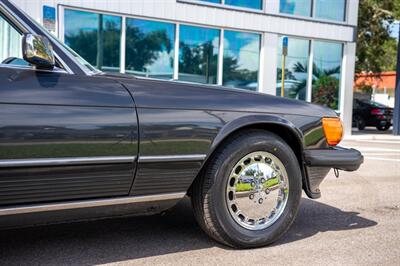 1987 Mercedes-Benz 560-Class 560 SL   - Photo 44 - Sarasota, FL 34243