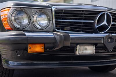 1987 Mercedes-Benz 560-Class 560 SL   - Photo 39 - Sarasota, FL 34243