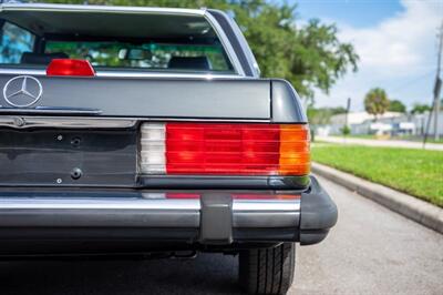 1987 Mercedes-Benz 560-Class 560 SL   - Photo 25 - Sarasota, FL 34243