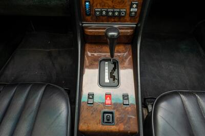 1987 Mercedes-Benz 560-Class 560 SL   - Photo 57 - Sarasota, FL 34243