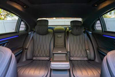 2025 Mercedes-Benz AMG S 63 E Performance   - Photo 43 - Sarasota, FL 34243