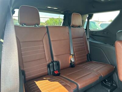 2024 GMC Yukon Denali Ultimate   - Photo 8 - Sarasota, FL 34243