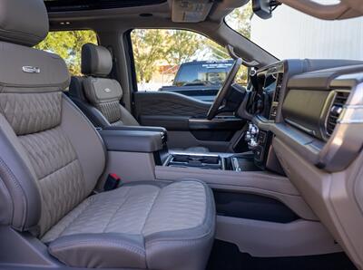 2025 Ford F-450 Super Duty Platinum Plus   - Photo 27 - Sarasota, FL 34243