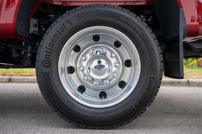 2025 Ford F-450 Super Duty Platinum Plus   - Photo 17 - Sarasota, FL 34243