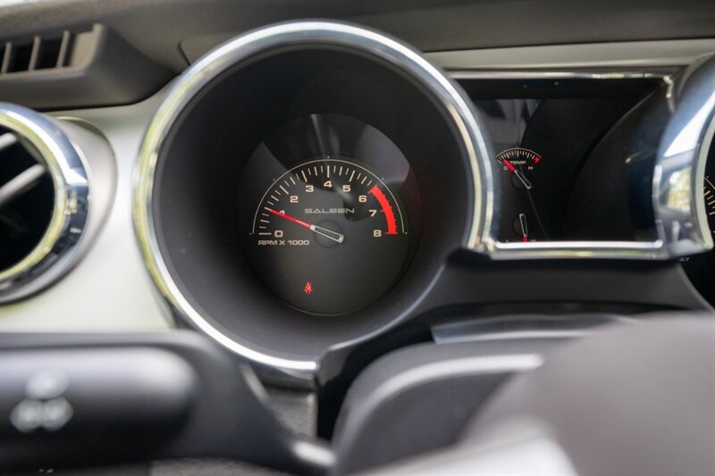 2005 Ford Mustang GT Deluxe - Photo 39 - Sarasota, FL 34243