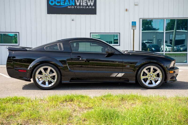 2005 Ford Mustang GT Deluxe - Photo 4 - Sarasota, FL 34243