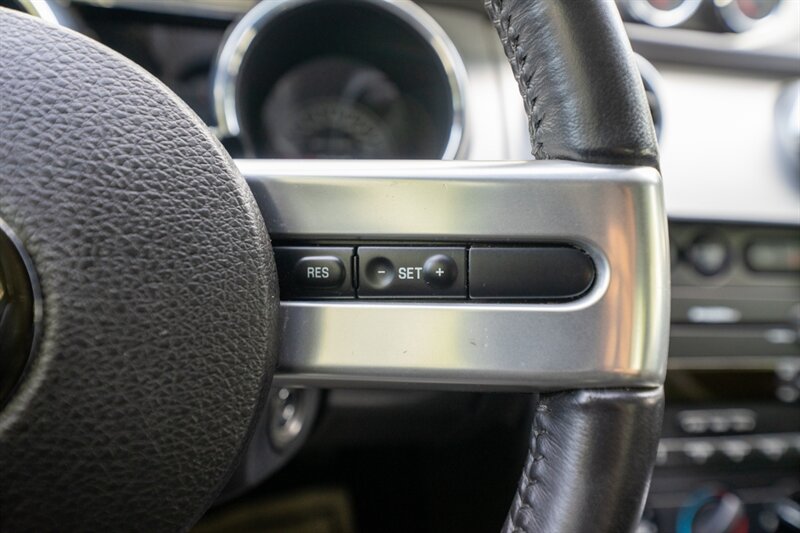 2005 Ford Mustang GT Deluxe - Photo 30 - Sarasota, FL 34243