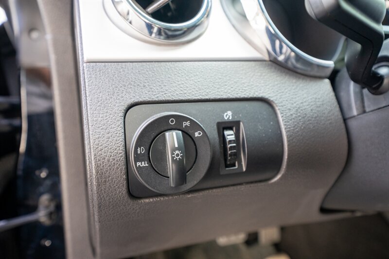 2005 Ford Mustang GT Deluxe - Photo 35 - Sarasota, FL 34243