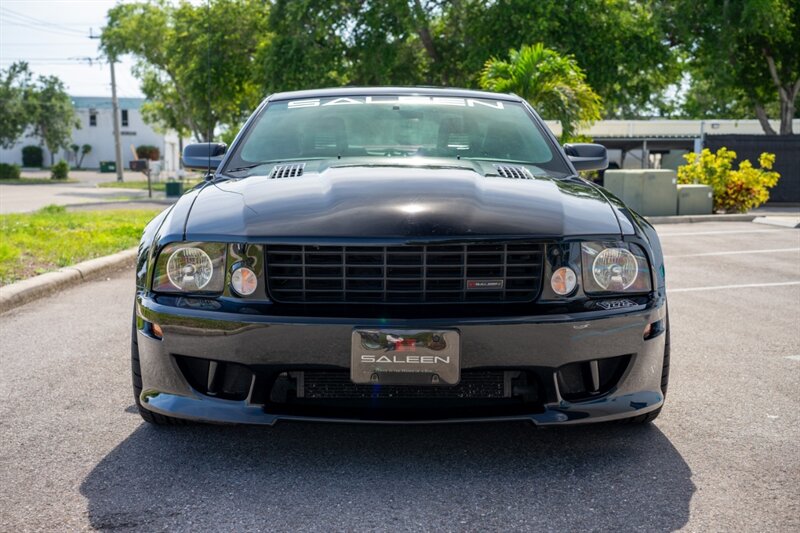 2005 Ford Mustang GT Deluxe - Photo 2 - Sarasota, FL 34243