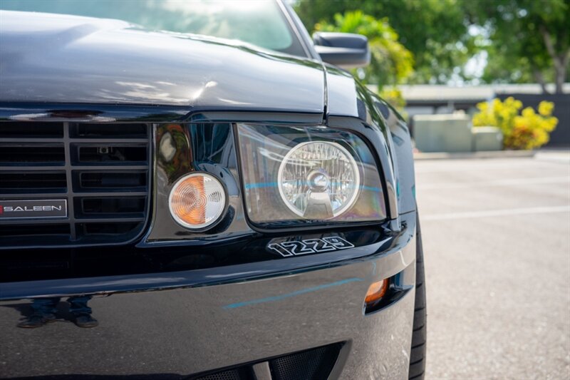 2005 Ford Mustang GT Deluxe - Photo 11 - Sarasota, FL 34243